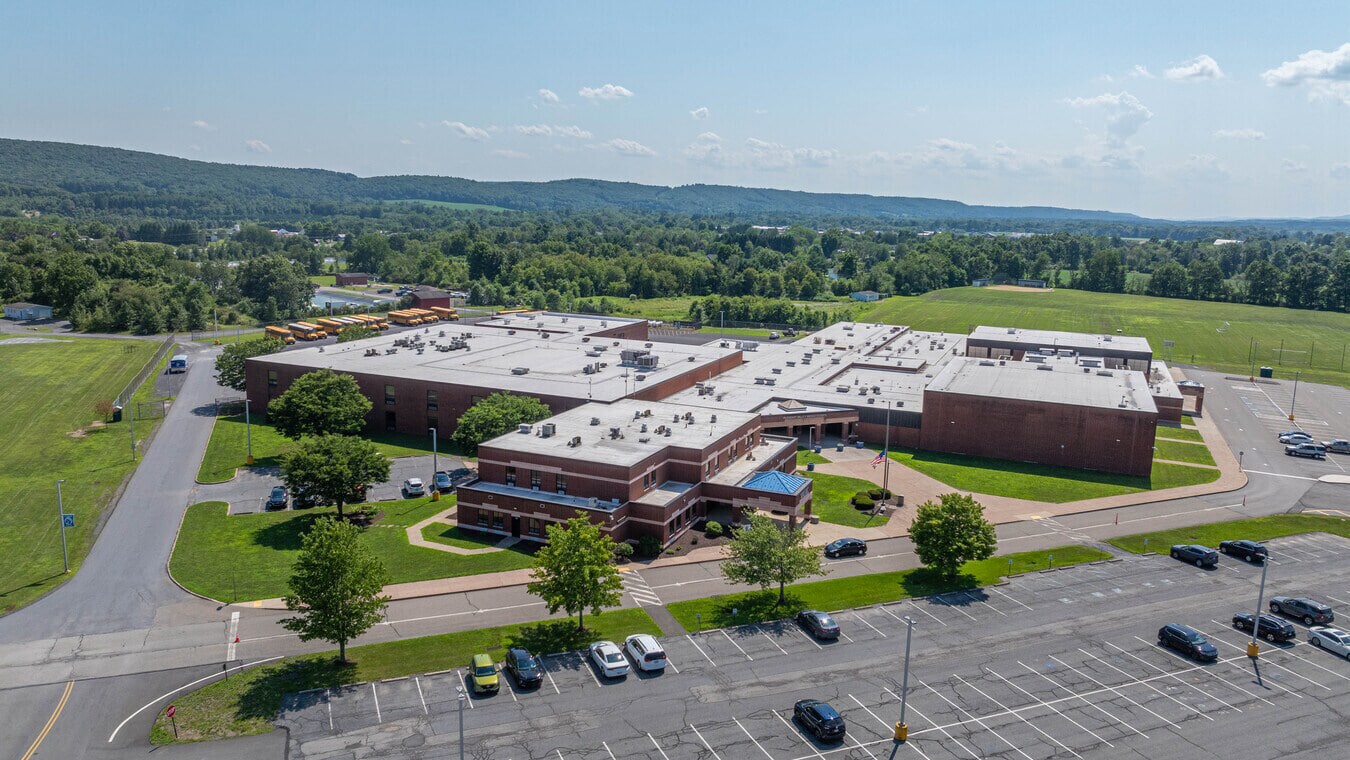 pleasant-valley-middle-school-brodheadsville-pa-3-schoolphoto-2